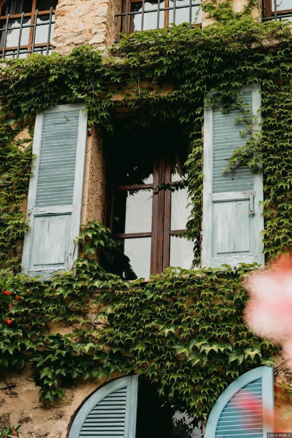 Domaine Des Bruguieres Villa Entrecasteaux Exterior photo