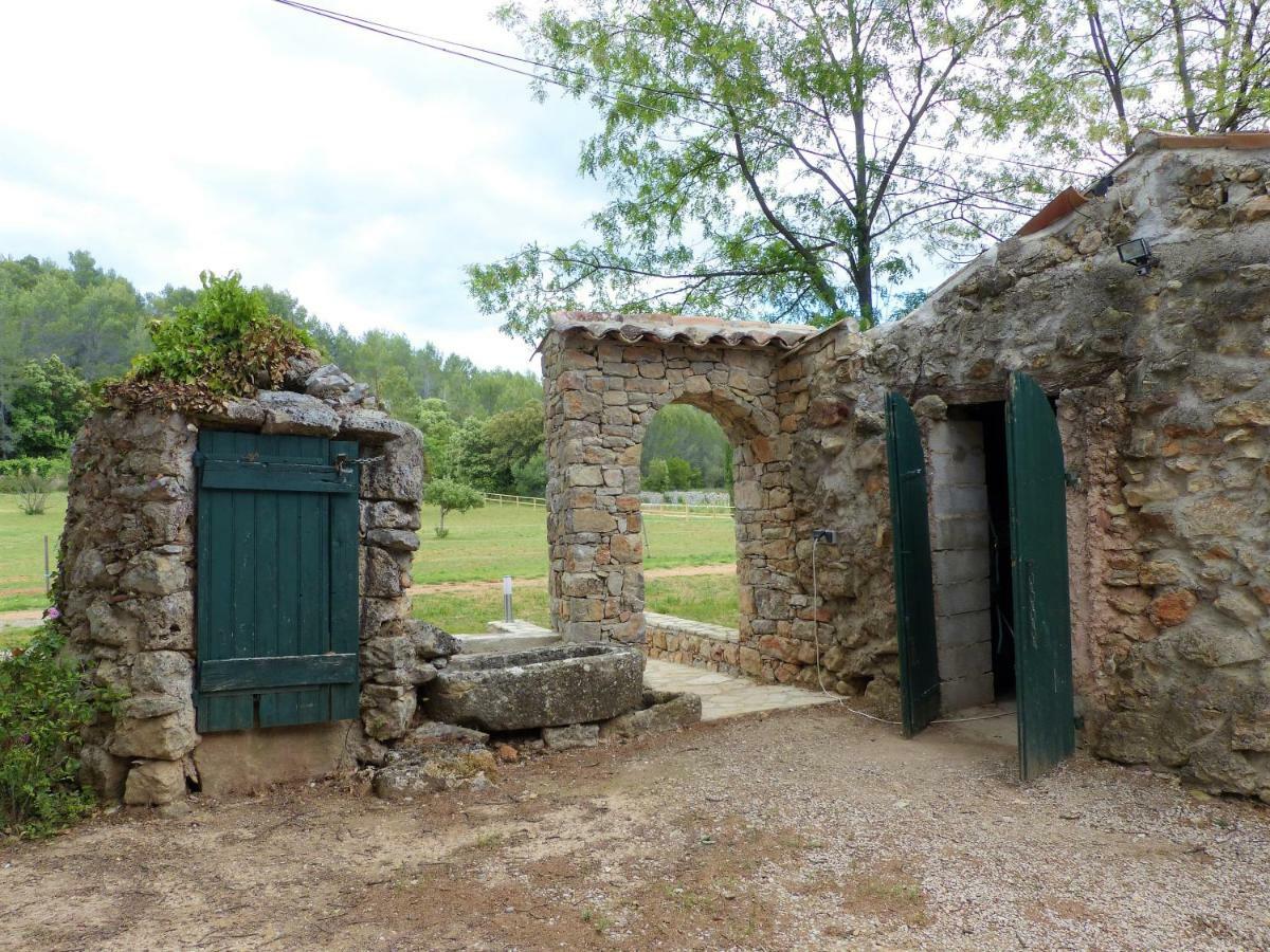 Domaine Des Bruguieres Villa Entrecasteaux Exterior photo